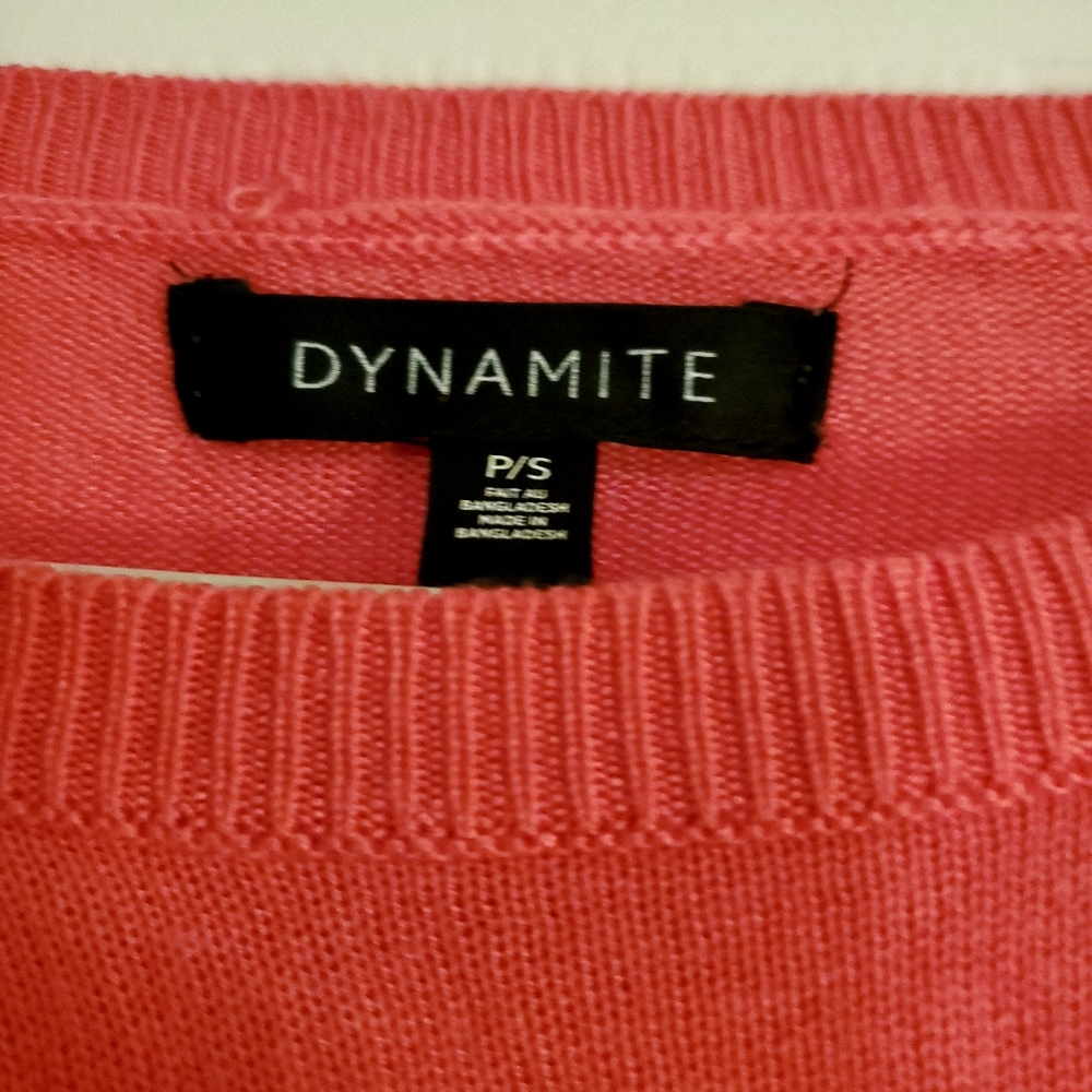 Pink dynamite sweater - Picture 2 of 2